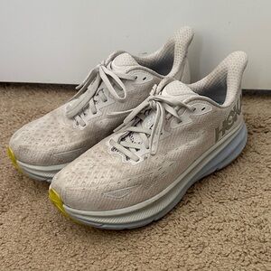 Hoka Women's Clifton 9